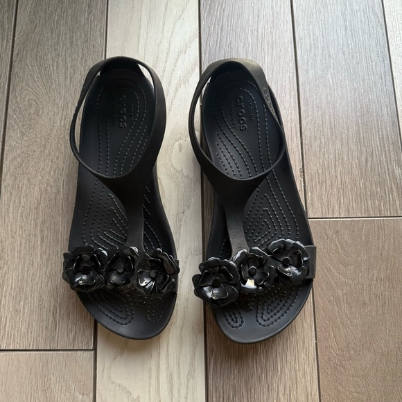 CROCS Shoes - CROCS Black Casual Sandals with Molded Footbed